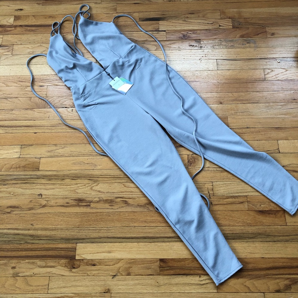Missguided crepe jumpsuit - Picture 2 of 5